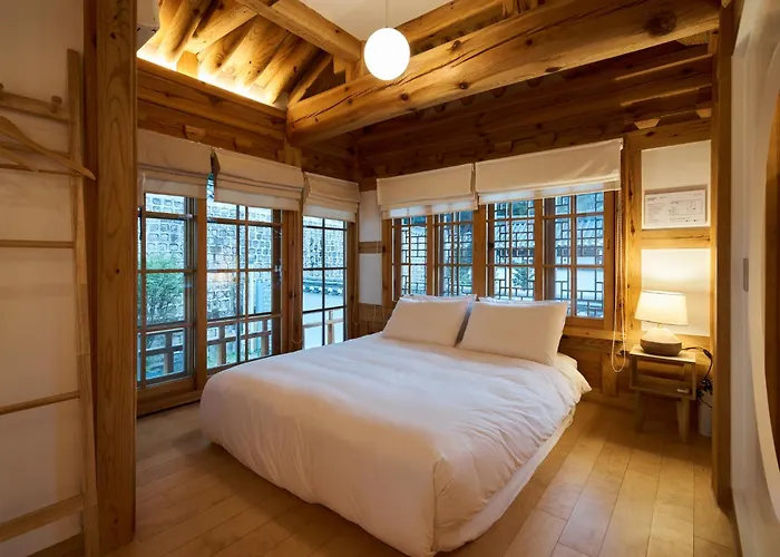 Luxury Hanok Serenity Villa